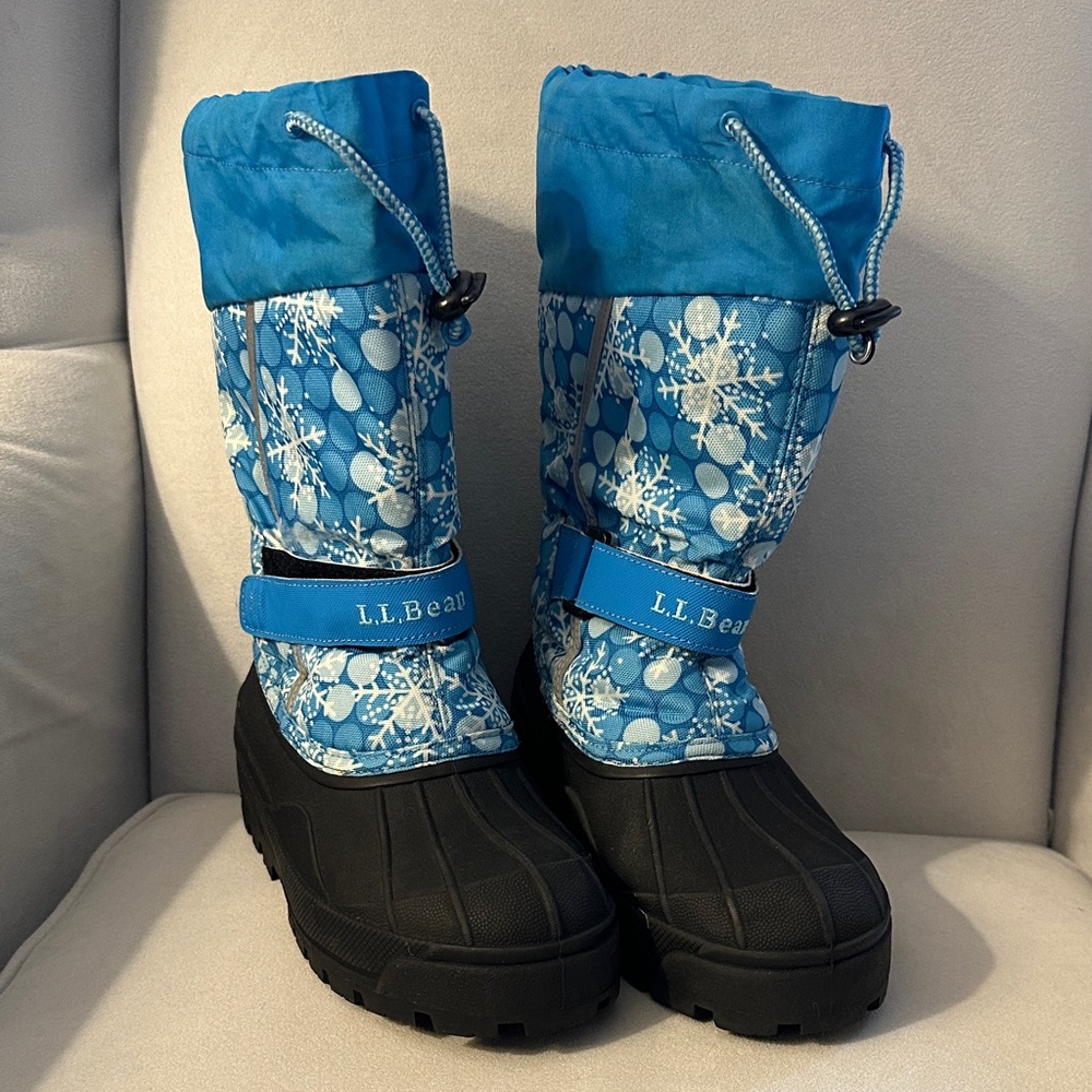 L.L. Bean Kids' Snow Boots in Blue and Black